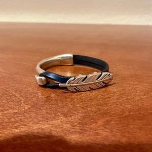 Boho Silver Feather and Leather Bracelet